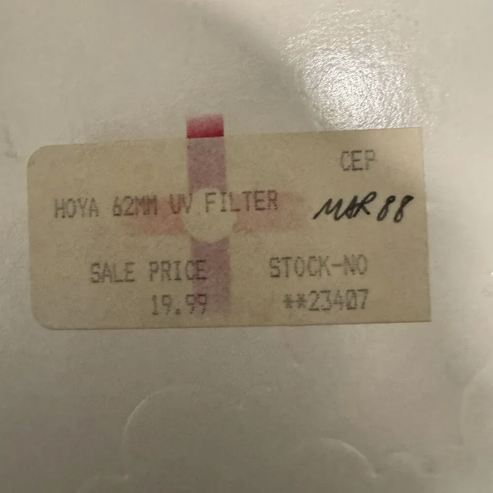 HOYA 62mm UV(O) Lens Filter. In Very Good Condition. Includes Box And Case.